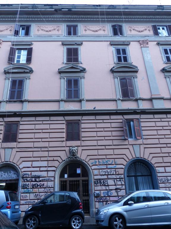 Between Termini & Colosseo Roma Exterior foto